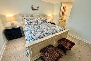 2 bedrooms, internet - Spacious kitchen in this 2 bed condo, overlooking the pool! (Saint Augustine)