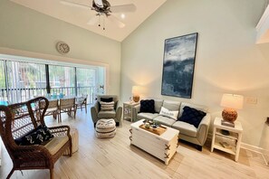 TV, table tennis - Spacious kitchen in this 2 bed condo, overlooking the pool! (Saint Augustine)