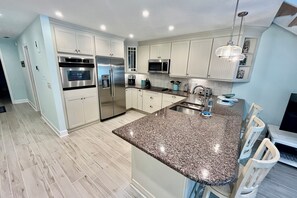 Kjøleskap, mikrobølgeovn og ovn