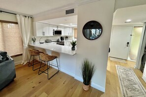 Fridge, microwave, oven - Well appointed first floor 2 bedroom, steps to the pool & beach! (Saint Augustine)