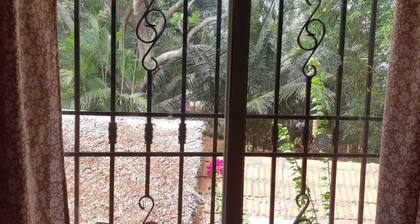 6/65 Old Auroville Road Bommiyarpaalayam 605101. Peaceful Villa. Good Vibes
