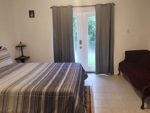 Fer et planche à repasser, Wi-Fi gratuit, draps fournis