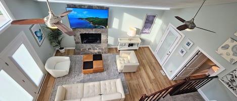 Smart TV, fireplace