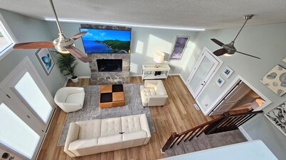 Cozy retreat minute away to mountain escape!!w/Fireplace