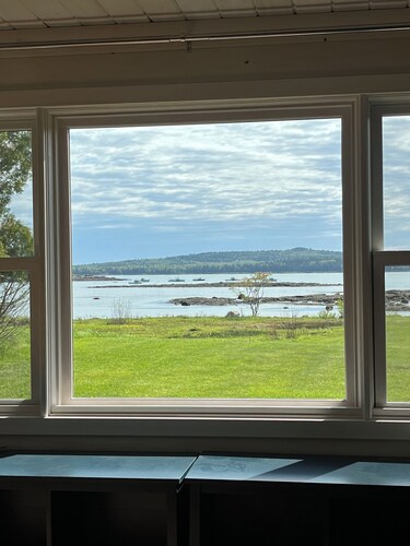 Ocean front home directly on Dyers Bay!