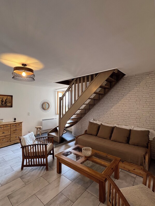 Living area - Charmante Maison de Village au Bord du lac Léman (Allinges)