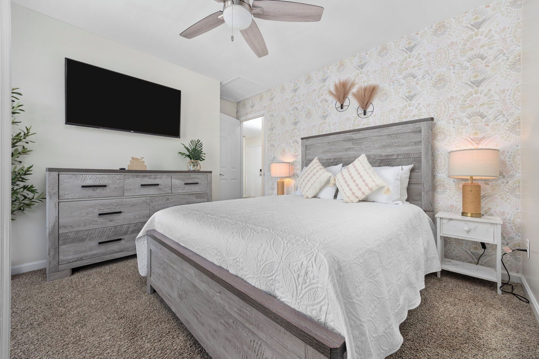 2 bedrooms, iron/ironing board, WiFi (free), bed sheets