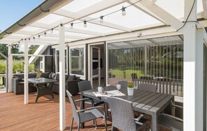 Outdoor dining - 3 bedroom amazing home in Hals (Hals)