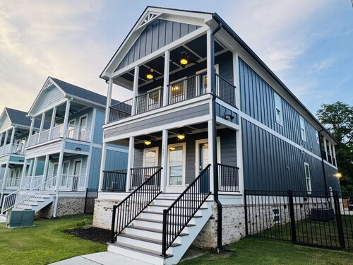 Luxury Medical District Home, EV Charger, Gated #9