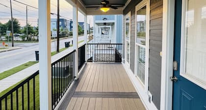Luxury 4B/4.5b Home, EV Charger, deck by MCG #9