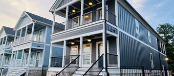 Luxury 4B/4.5b Home, EV Charger, deck by MCG #9