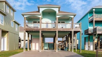 House, 2 Bedrooms | Exterior