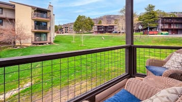 Condo, 1 Bedroom | Property grounds