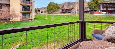 Condo, 1 Bedroom | Property grounds