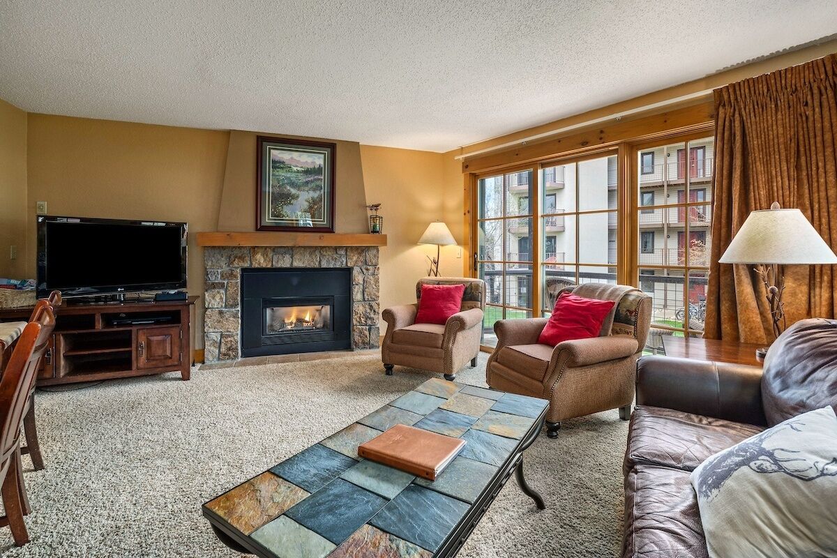 Condo, 1 Bedroom | Living area | Smart TV