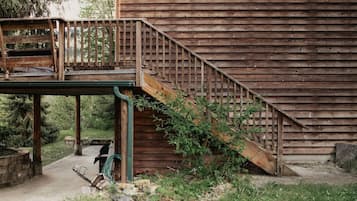 Cabin, 3 Bedrooms | Property grounds