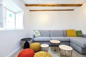 Comfort Apartment | Living room | Flat-screen TV - Black Water Bay house (Dubrovnik)