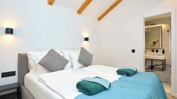 Comfort Apartment | 3 bedrooms, iron/ironing board, free WiFi, bed sheets