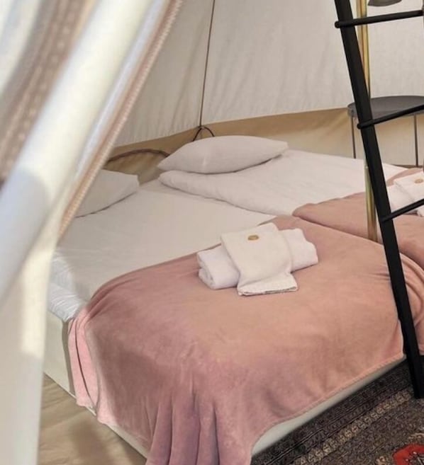 Laptop workspace, free WiFi, bed sheets
