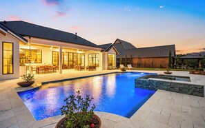 A heated pool - Luxury Estate - Waterfront - Private Pool & Bay Dock (Santa Rosa Beach)