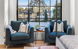 5 bedrooms, desk, iron/ironing board, WiFi - Luxury Estate - Waterfront - Private Pool & Bay Dock (Santa Rosa Beach)