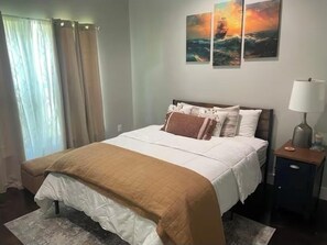 2 bedrooms, travel crib, free WiFi, bed sheets - Hundred Mullet Hotel- New Home Near Foley (Foley)