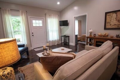 Hundred Mullet Hotel- New Home Near Foley 