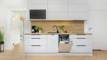 Kühlschrank, Herdplatte, Geschirrspüler