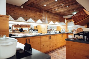 包含每日自助早餐