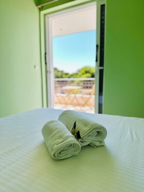 4 slaapkamers, een kluis op de kamer, een bureau