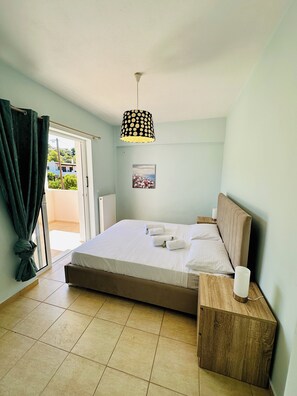 4 bedrooms, in-room safe, desk, iron/ironing board - Airfenos - Luxury home in the Athens Riviera, Greece. (Anavissos)