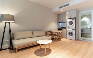 Appartamento Deluxe, 1 letto king, cucina, vista città | Vista dalla camera