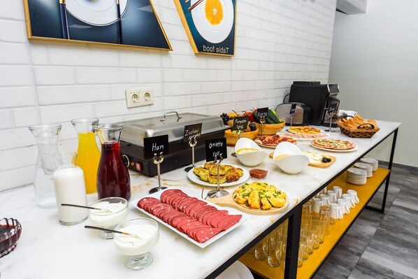 Daily continental breakfast for a fee
