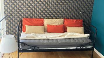 3 chambres, bureau, Wi-Fi gratuit, draps fournis