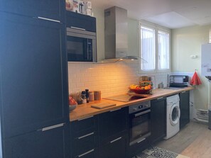Fridge, microwave, oven, stovetop - Duplex de 100m2 Proche de Paris. Idéal Pour Disney et JO 2024 (Champigny-sur-Marne)