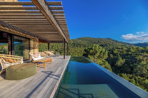 Villa D'architecte Comme un nid D'aigle en Pleine Nature Entre mer et Montagne
