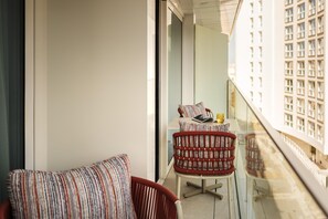 Egyptian cotton sheets, premium bedding, Tempur-Pedic beds, minibar - Hyatt Centric Malta (St. Julian's)