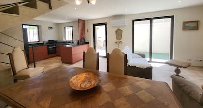 Maison de Charme Avec Piscine à 2 pas du Centre de Saint Rémy de Provence 4 Pers