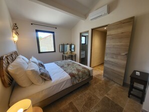 2 chambres, fer et planche à repasser, Wi-Fi gratuit, draps fournis