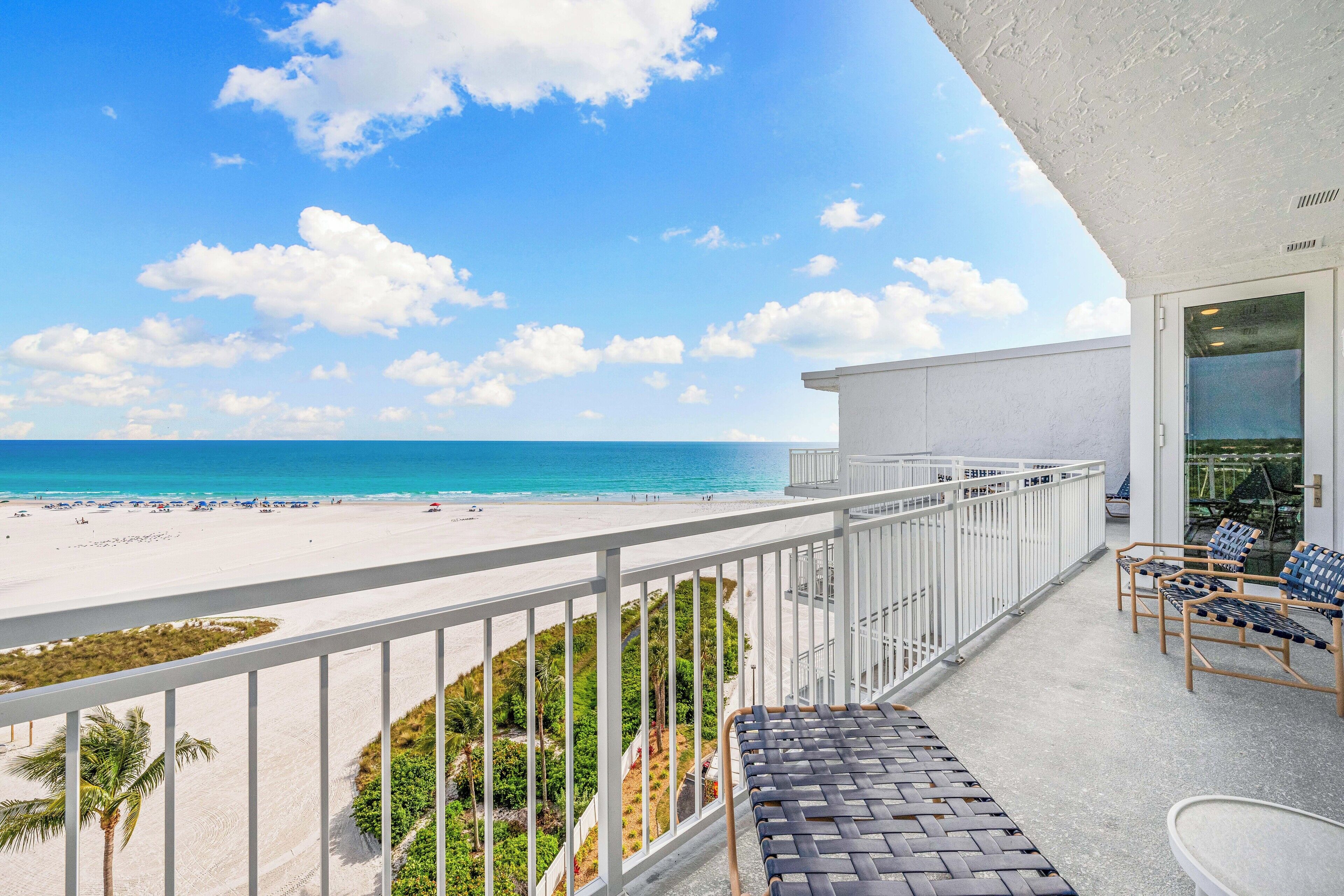 Stunning Views from Spacious Condo on Siesta Key!