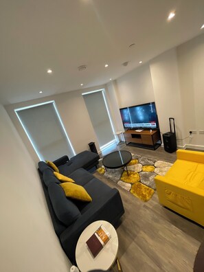Living area - UPPAMOST luxury home 2 (Rainham)