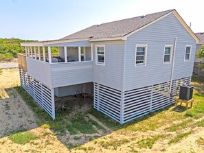 Exterior - Cottage Close To Beach and abuts the Wright Brother Memorial (Kill Devil Hills)