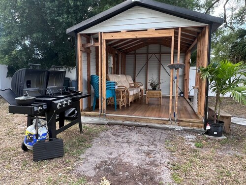 Luxury Family size house, 9 miles away from siesta key, with pool