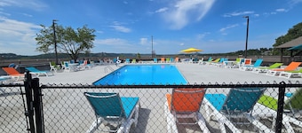 Summer Time is Lake Time! Great Views of Table Rock Lake in this 2bd 2ba condo