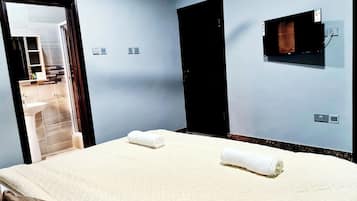 3 habitaciones, tabla de planchar con plancha y wifi gratis