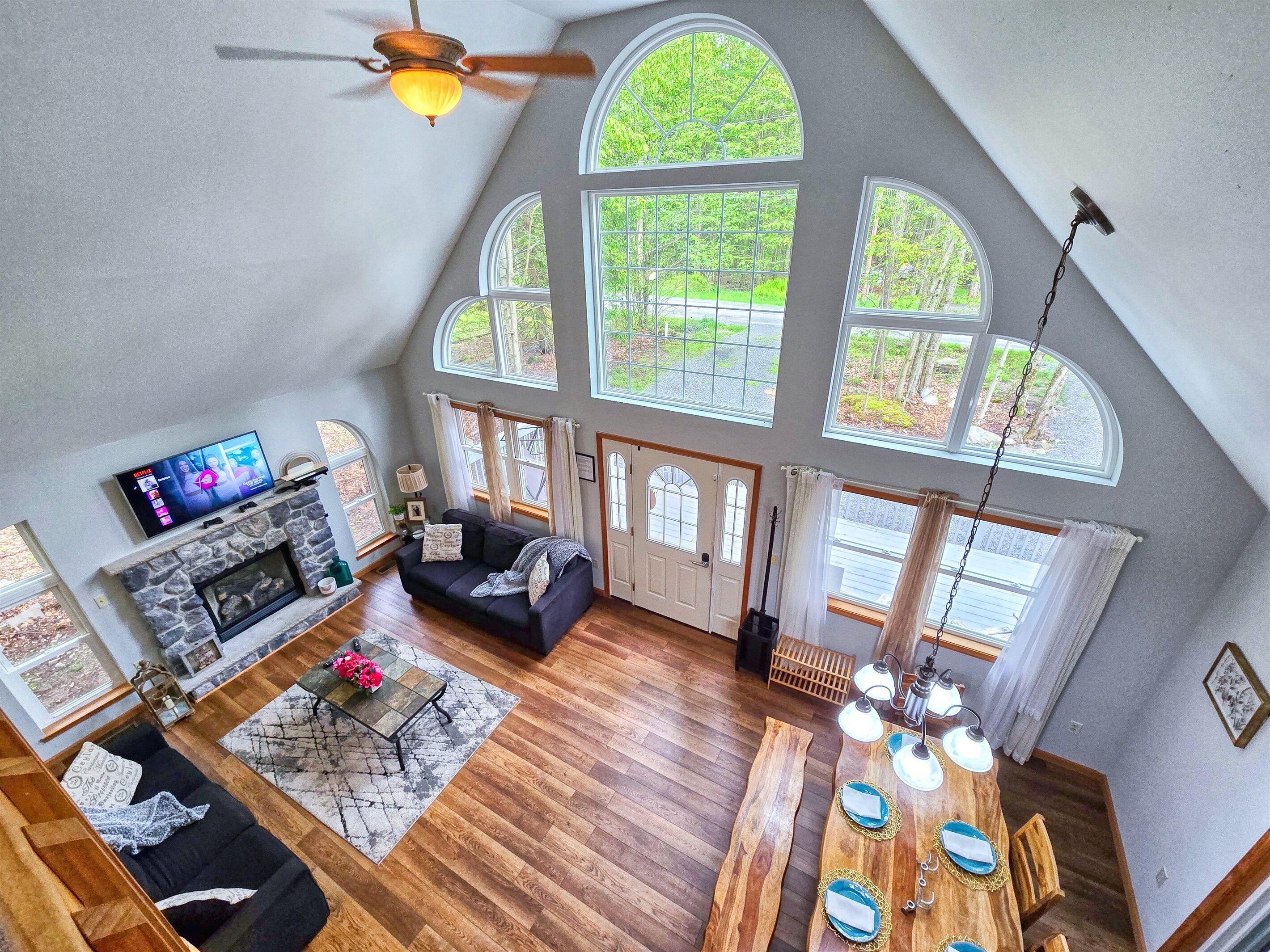 6min walk to pool, AC, Hot Tub, Firepit, WiFi, BBQ