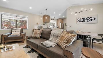 Smart TV, fireplace, computer monitors