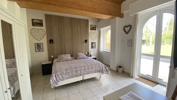 Quarto casal ou duplo, vista para o jardim | Wi-Fi de cortesia