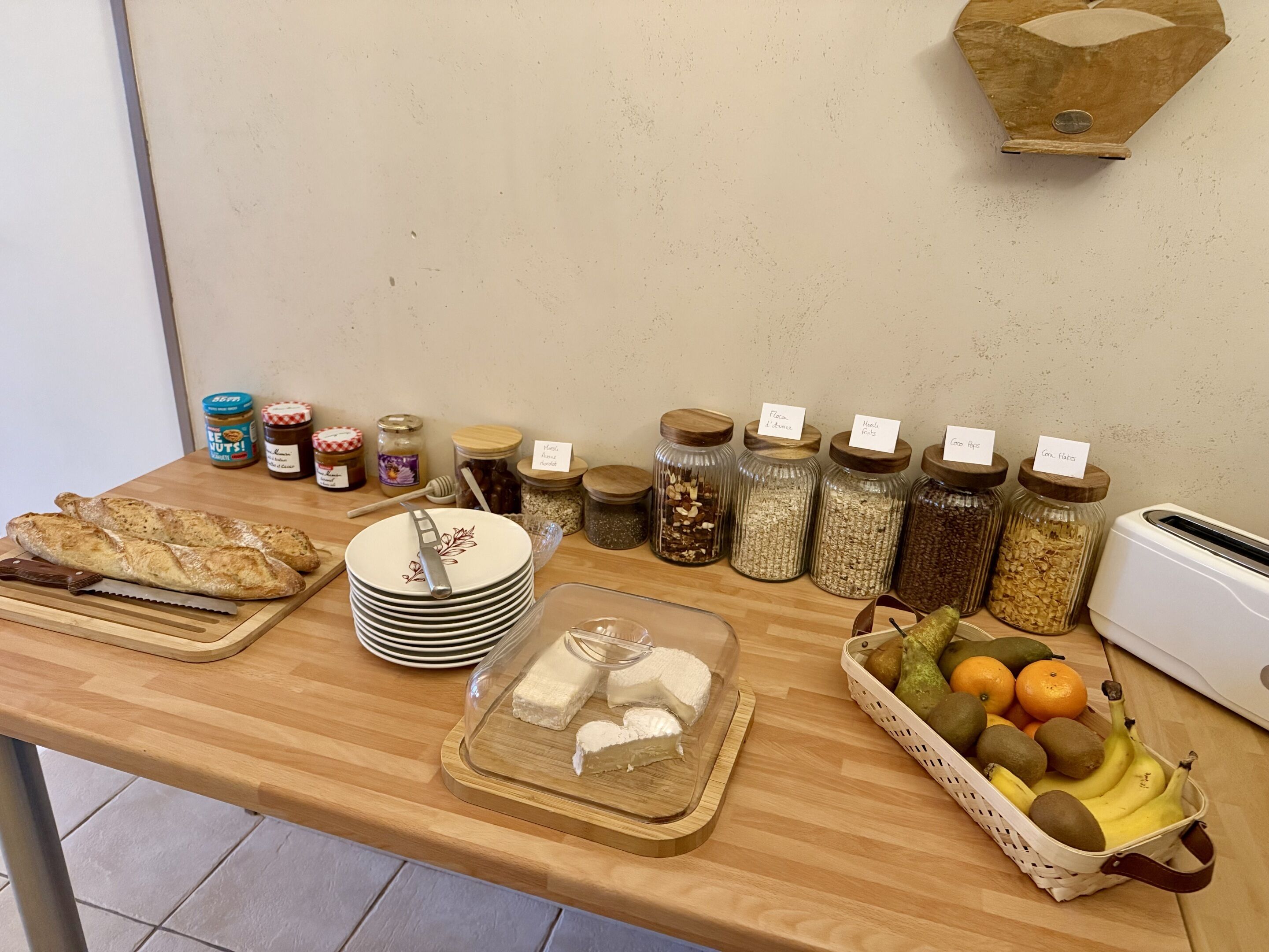 Free daily continental breakfast 