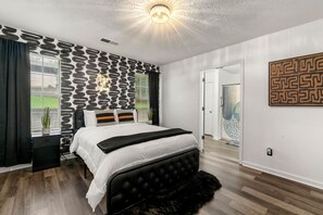 3 室のベッドルーム、アイロン / アイロン台、WiFi、ベッドシーツ